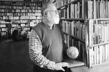 كم مكتبة تملك، وكم مكتبة خسرت؟